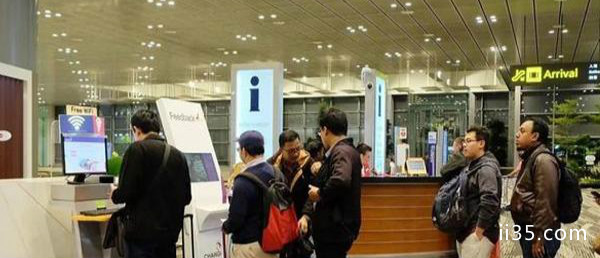新加坡樟宜机场免费WiFi怎么用_做＂足'＂