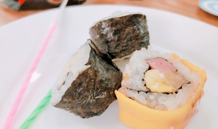 寿司外面的是紫菜还是海苔——服务周到 想你所想